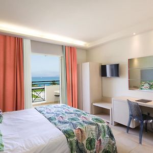 Deluxe Double or Twin Room Sea View
